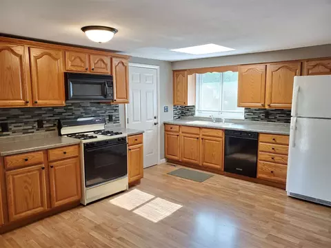 208 Jo Ave, Germantown Hills, IL 61548 photo 4