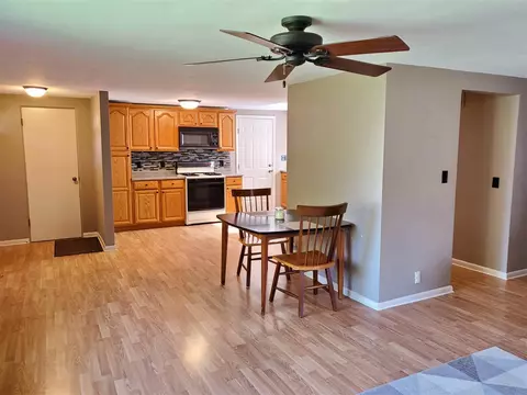 208 Jo Ave, Germantown Hills, IL 61548 photo 2