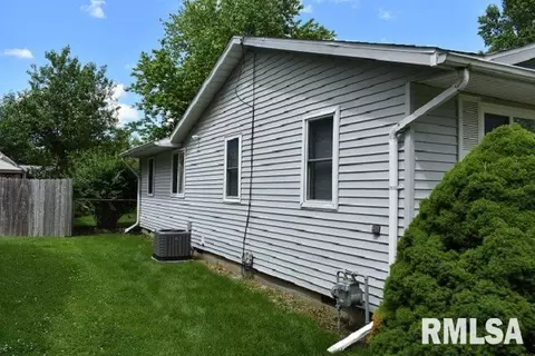 1257 E Locust St, Canton, IL 61520 photo 24