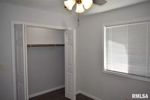 1257 E Locust St, Canton, IL 61520 photo 14