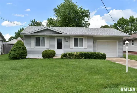 1257 E Locust St, Canton, IL 61520 photo 27