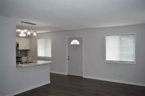1257 E Locust St, Canton, IL 61520 photo 3