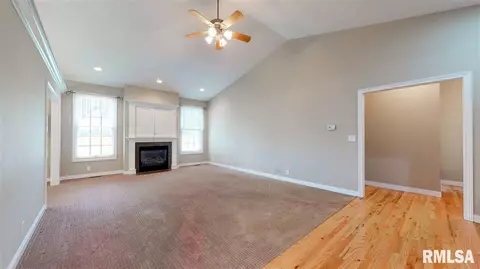 5121 S Cameron Ln, Mapleton, IL 61547 photo 4
