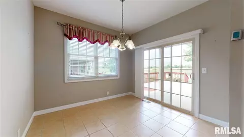 5121 S Cameron Ln, Mapleton, IL 61547 photo 9