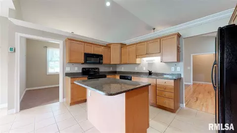 5121 S Cameron Ln, Mapleton, IL 61547 photo 6