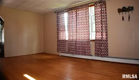 519 E Ash St, Canton, IL 61520 photo 27