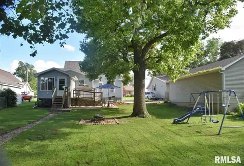 519 E Ash St, Canton, IL 61520 photo 3