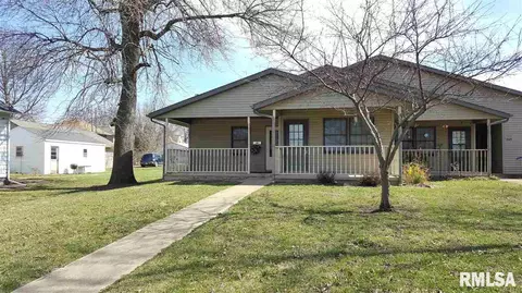 345 S Main St, Canton, IL 61520 photo 2