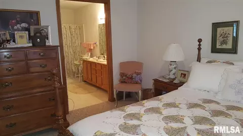 345 S Main St, Canton, IL 61520 photo 23
