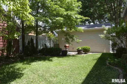 118 N Kickapoo Ter, Peoria, IL 61604 photo 4