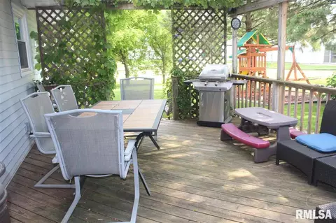 851 W Chase St, Macomb, IL 61455 photo 3