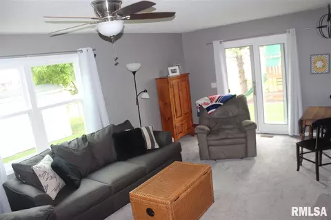 851 W Chase St, Macomb, IL 61455 photo 17