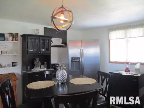 512 Main St, Henry, IL 61537 photo 5