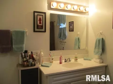 512 Main St, Henry, IL 61537 photo 14