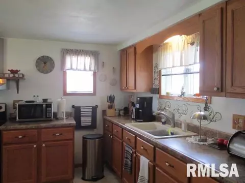 512 Main St, Henry, IL 61537 photo 6