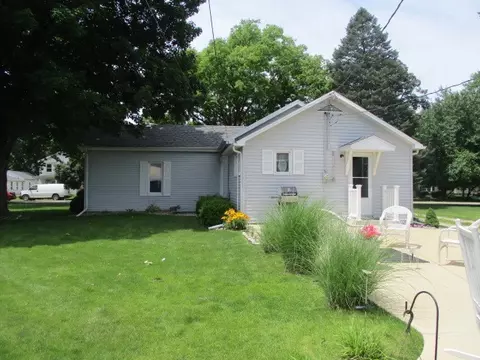 512 Main St, Henry, IL 61537 photo 24