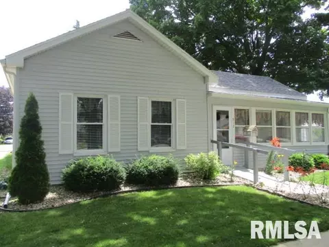 512 Main St, Henry, IL 61537 photo 29