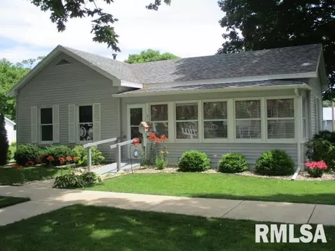 512 Main St, Henry, IL 61537 photo 1