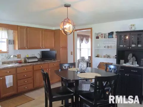 512 Main St, Henry, IL 61537 photo 4