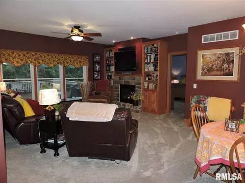 1201 Stacy Ln, Macomb, IL 61455 photo 9