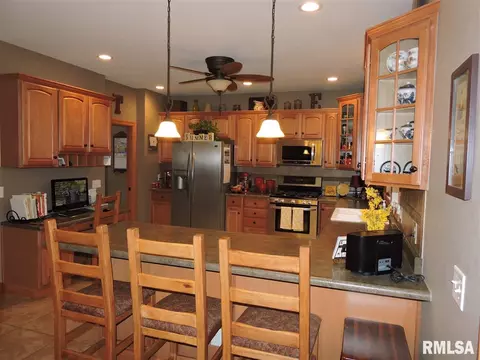 1201 Stacy Ln, Macomb, IL 61455 photo 13