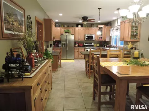 1201 Stacy Ln, Macomb, IL 61455 photo 14
