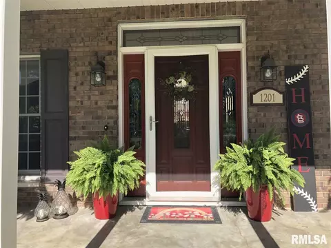1201 Stacy Ln, Macomb, IL 61455 photo 2