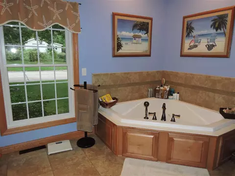 1201 Stacy Ln, Macomb, IL 61455 photo 17