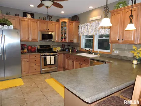 1201 Stacy Ln, Macomb, IL 61455 photo 11