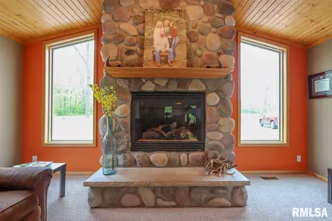 842 Banta Rd, Metamora, IL 61548 photo 10