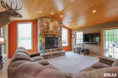 842 Banta Rd, Metamora, IL 61548 photo 9