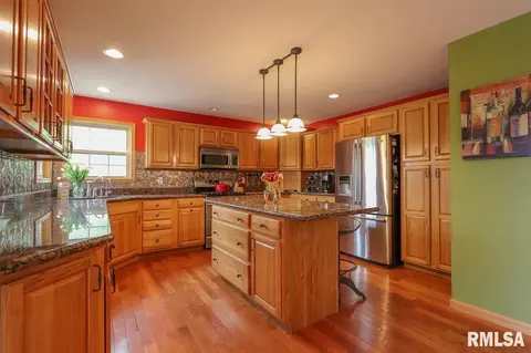 842 Banta Rd, Metamora, IL 61548 photo 14