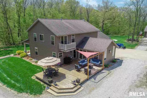 842 Banta Rd, Metamora, IL 61548 photo 2