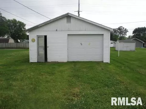 1027 E Oak St, Macomb, IL 61455 photo 10