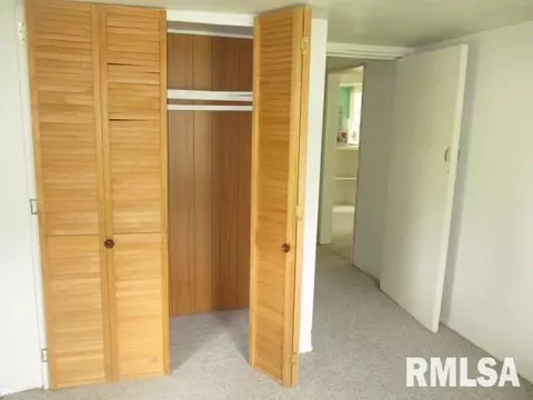 1027 E Oak St, Macomb, IL 61455 photo 7
