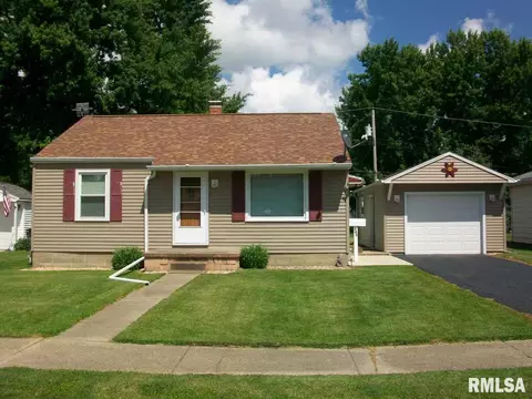 345 Iris Ct, Canton, IL 61520 photo 1
