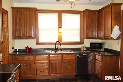 518 N Main St, Eureka, IL 61530 photo 16