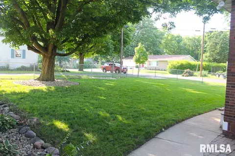 518 N Main St, Eureka, IL 61530 photo 36
