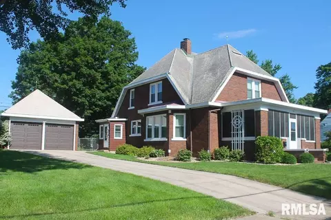 518 N Main St, Eureka, IL 61530 photo 3