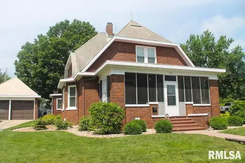518 N Main St, Eureka, IL 61530 photo 2
