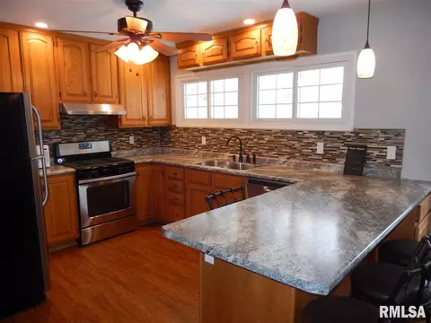 838 Madelyn Ave, Macomb, IL 61455 photo 5