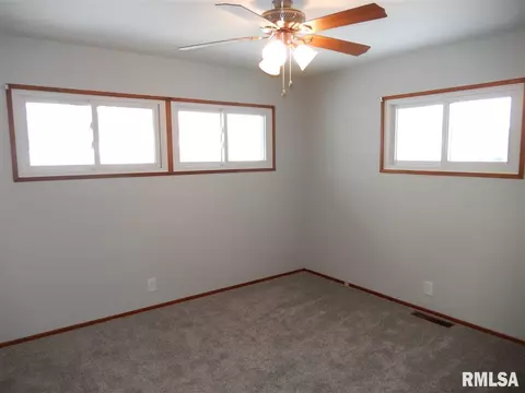 838 Madelyn Ave, Macomb, IL 61455 photo 10