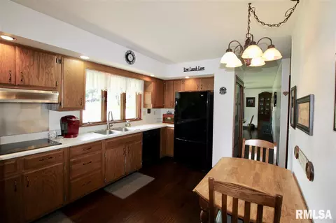708 W Front St, Roanoke, IL 61561 photo 9