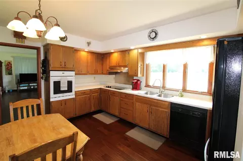 708 W Front St, Roanoke, IL 61561 photo 7