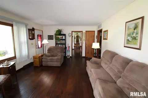 708 W Front St, Roanoke, IL 61561 photo 2
