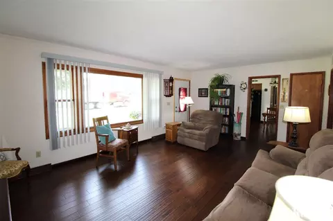 708 W Front St, Roanoke, IL 61561 photo 4