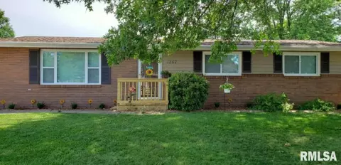 1267 Rebecca Ln, Macomb, IL 61455 photo 4