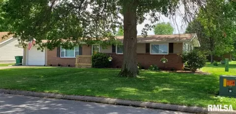 1267 Rebecca Ln, Macomb, IL 61455 photo 2