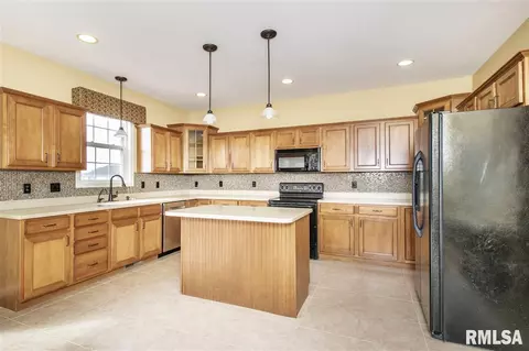 2010 W Liams Way, Dunlap, IL 61525 photo 10
