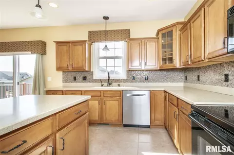 2010 W Liams Way, Dunlap, IL 61525 photo 9